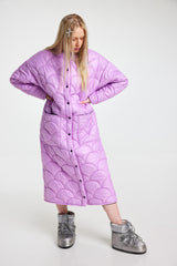 R/H SS24 Bobi Long Coat värissä Lavendel.