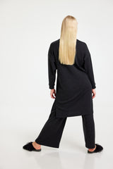 R/H SS24 Magic Wool Dress ja Marvellous Wool Trousers värissä Shadow Grey.