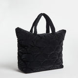 R/H Studio Bobi Puffer Bag värissä Black Velvet.