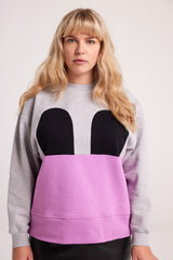 R/H Studion Mickey Marvellous Sweater värissä Granit Grey, Cosmic Lilac, Moon Black