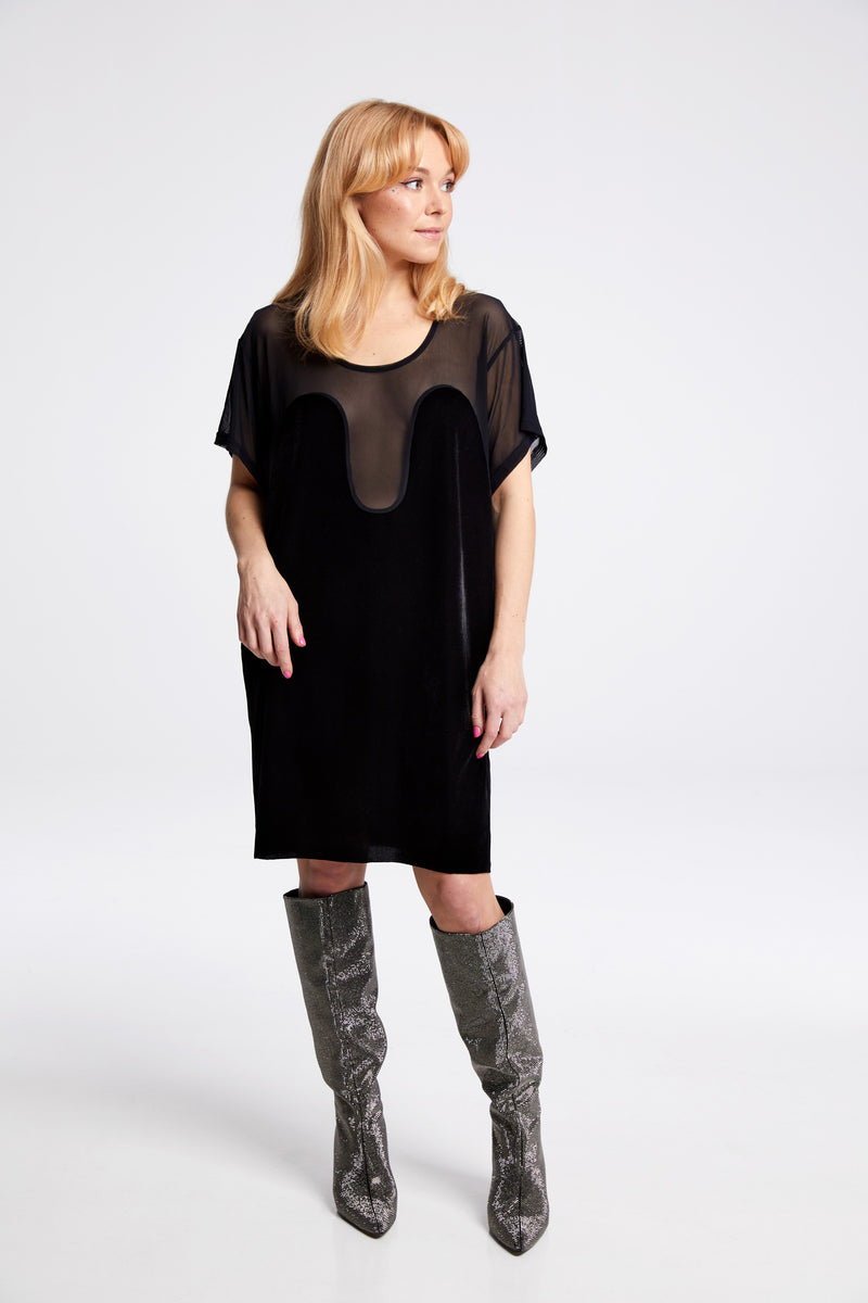R/H Studio Magic Dress värissä Space Black